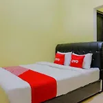 Oyo 1784 Hj. Aniek Residence