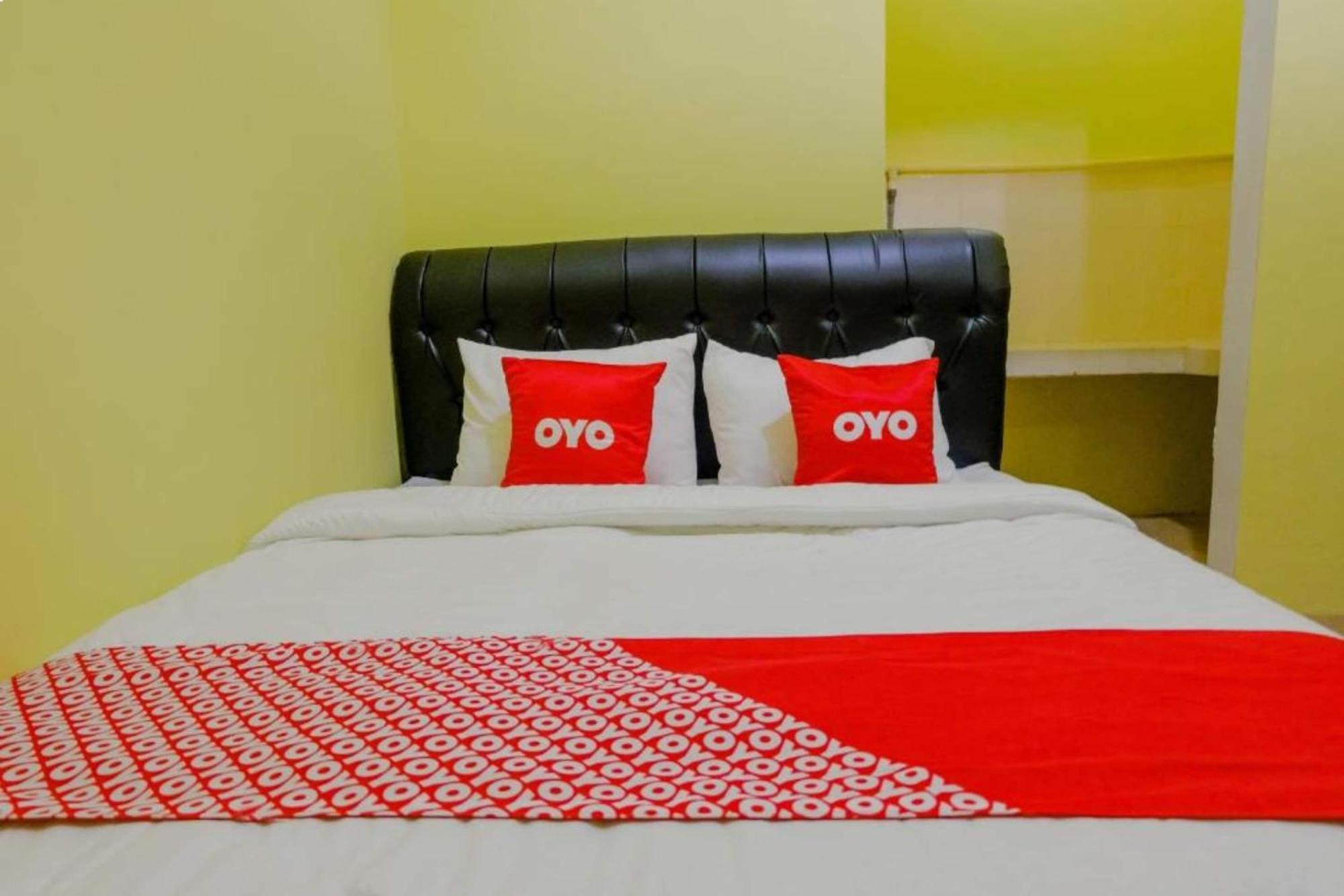 Oyo 1784 Hj. Aniek 2* Madiun